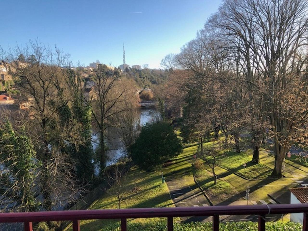 Chez Jean-Claude, Vue Panoramique Au Reveil Poitiers Exterior foto